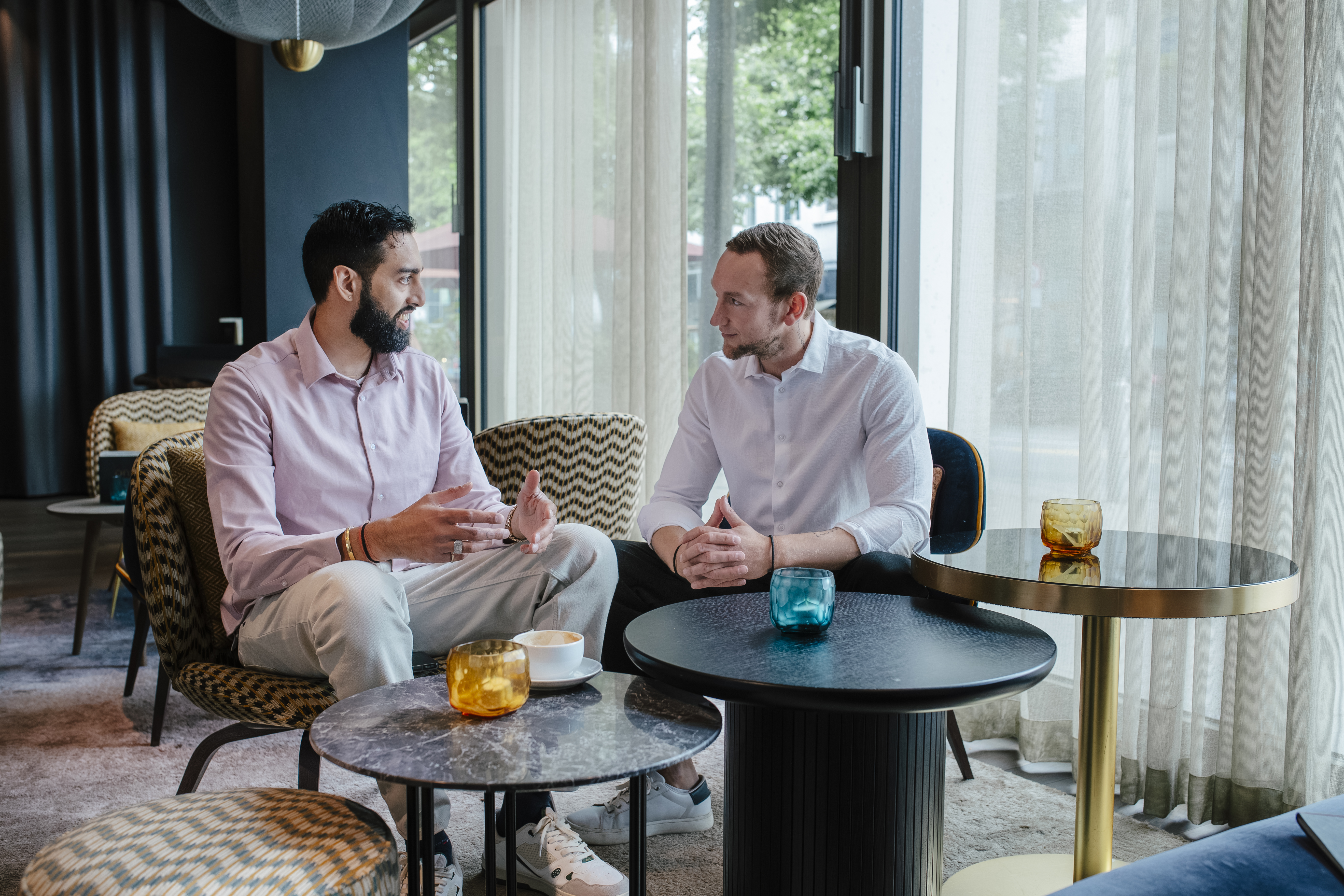 Sahil Nayar im persönlichen Kundengespräch